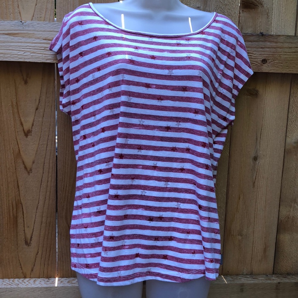Eddie Bauer A simple comfort Patriotic tee
